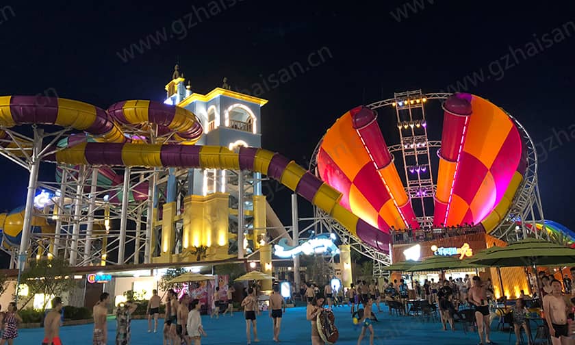 超级龙卷风水滑道提供了一种新的、刺激的水上体验