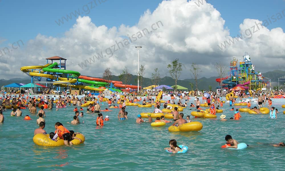 浙江宁波东钱湖水上乐园螺旋组合滑道、造浪池
