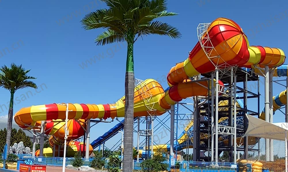 山东潍坊海上明珠水上乐园暴风谷滑道全景 山东潍坊海上明珠水上乐园暴风谷滑道全景