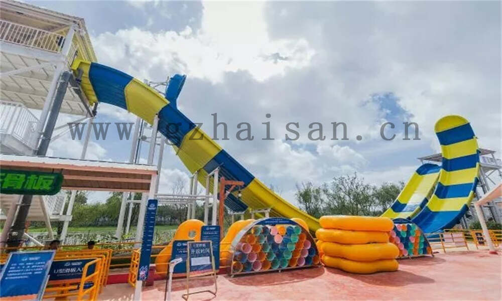 水上乐园投资的场地设计是否要与安全规范相符合？