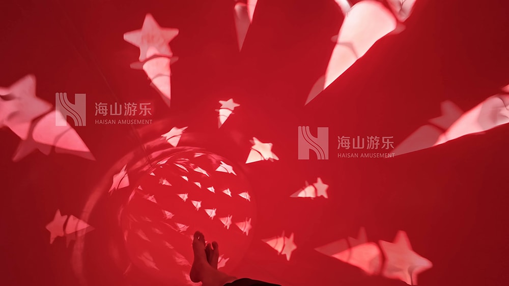 打破季节边界，定义全季狂欢｜超级魔法时空组合滑道，引领水乐园新纪元