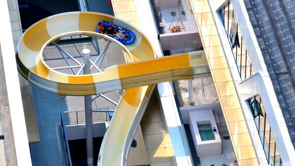 激流过山车｜当速度拥抱水花，掀起水上狂欢盛宴